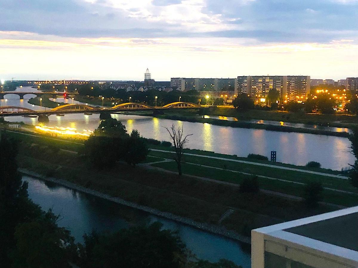 Apartament Z Tarasem I Widokiem Na Odre Wrocław Exterior foto